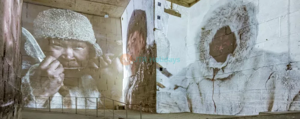 Carrieres des Lumieres - Immersive Digital Art Experience in a Quarry - JTR Holidays - Image 3 of 5