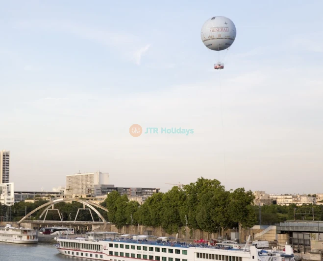 Generali Balloon Flight - Breathtaking Aerial Views of Paris - JTR Holidays - Image 5 of 5