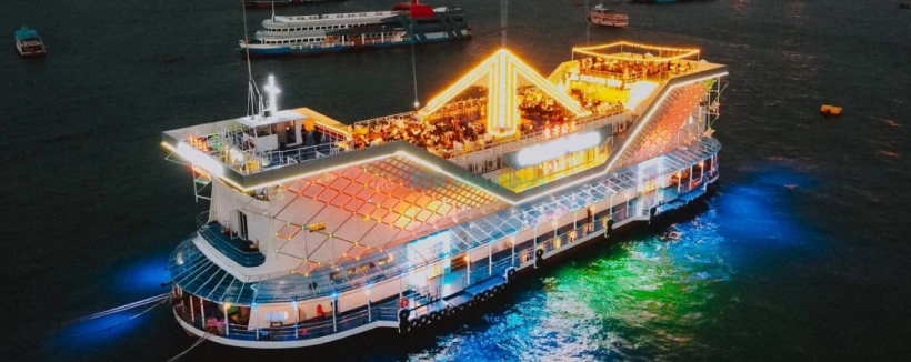 Ocean Sky Pattaya Tickets - Ocean Sky Pattaya offers breathtaking views of the city and the Gulf of Thailand from its observation deck. Enjoy a unique glass-bottomed Skywalk for an exciting experience at Ocean Sky Pattaya. Indulge in a 1.5-hour dinner buffet with dishes from around the world, while enjoying live entertainment. Ocean Sky Pattaya also features vibrant cabaret and macho shows, making it the perfect place to relax and unwind. Ideal for families, couples, and solo travelers, Ocean Sky Pattaya promises unforgettable memories. Ocean Sky Pattaya Tickets - Image 4 of 5