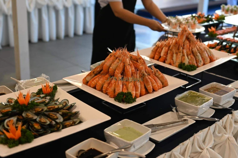 Ocean Sky Pattaya - Scenic Dinner Cruise with Buffet & Live Entertainment - JTR Holidays - Image 6 of 7