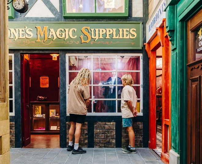 A Maze N Things Theme Park - Image 5 of 5