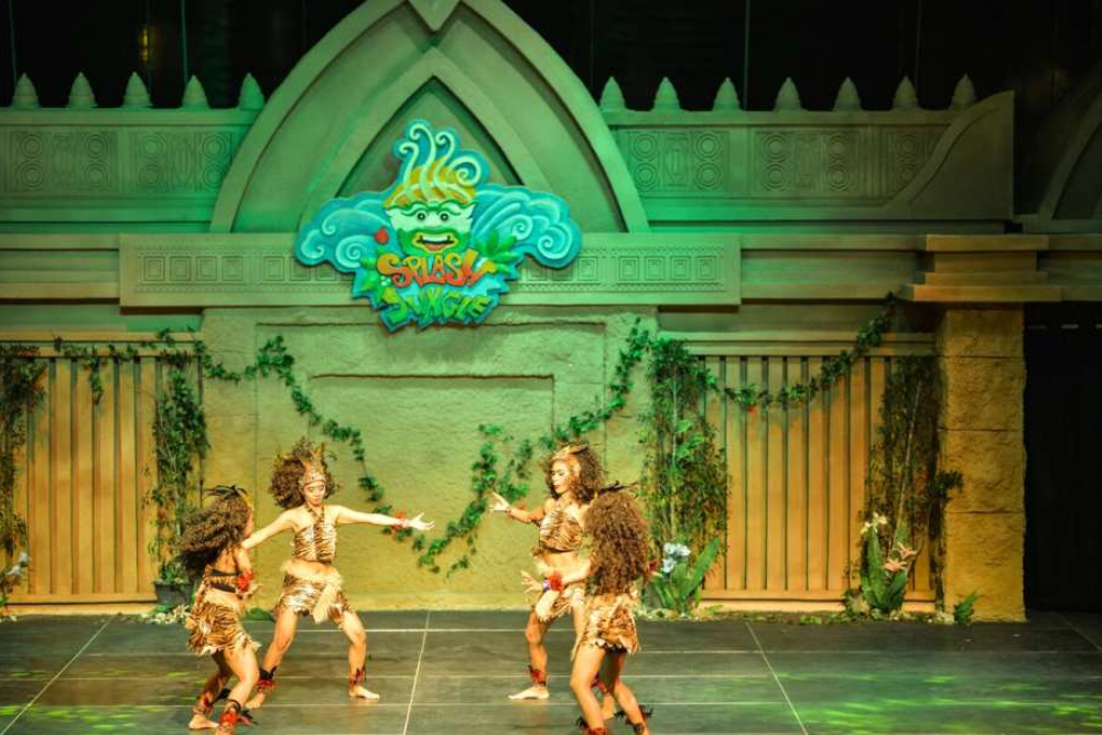 Splash Jungle Water Park - Experience endless fun and adventure at Splash Jungle Water Park in Phuket! Enjoy thrilling rides like the Super Bowl, Boomerango, and Whizzard. Kids will love the Aqua Play Pool with mini slides and water games. Relax on the Lazy River or refresh with tasty snacks. Splash Jungle Water Park offers excitement, relaxation, and unforgettable family memories. Visit Splash Jungle Water Park for a day full of joy and fun! Splash Jungle Water Park - Image 3 of 5