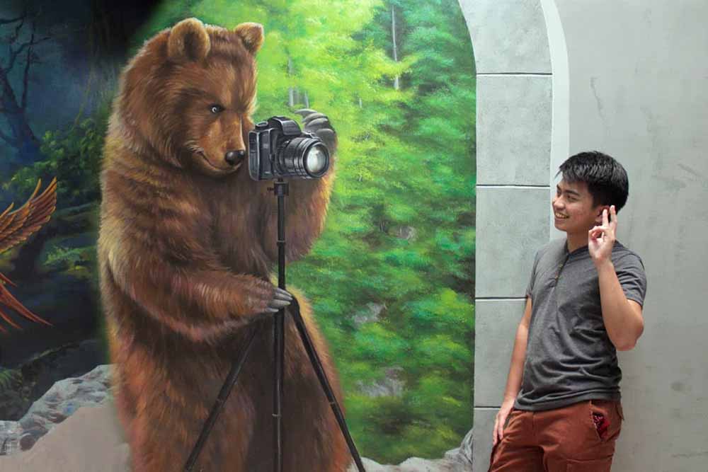 3D World Selfie Museum Dubai - A museum with hand-painted 3D immersive artwork in 9 different themed zones. Visitors pose with the paintings and become “part of the art”, creating fun memories. Fun times. Memorable pictures. Explore our interactive gallery and have a blast. 3D World brings you closer to art through the use of ‘Trick-Art’ paintings and optical illusions. 3D World Selfie Museum Dubai - Image 2 of 5