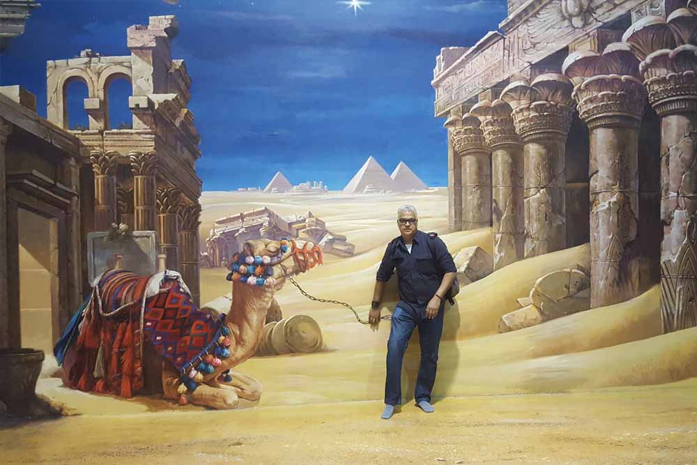 Museo de Selfies 3D World Dubái - Un museo con obras de arte inmersivas en 3D pintadas a mano en 9 zonas temáticas diferentes. Los visitantes posan con las pinturas y se convierten en “parte del arte”, creando recuerdos divertidos. Momentos divertidos. Fotos memorables. Explora nuestra galería interactiva y diviértete. 3D World te acerca al arte mediante pinturas de 'Trick-Art' y ilusiones ópticas. Museo de Selfies 3D World Dubái - Imagen 4 de 5