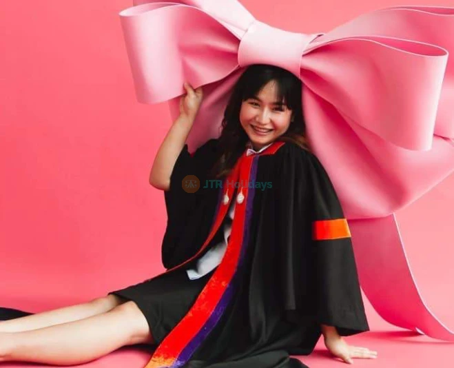 Selfie Experience Phuket - 40+ Unique Themes for Fun & Creative Photos - JTR Holidays - Image 5 of 5