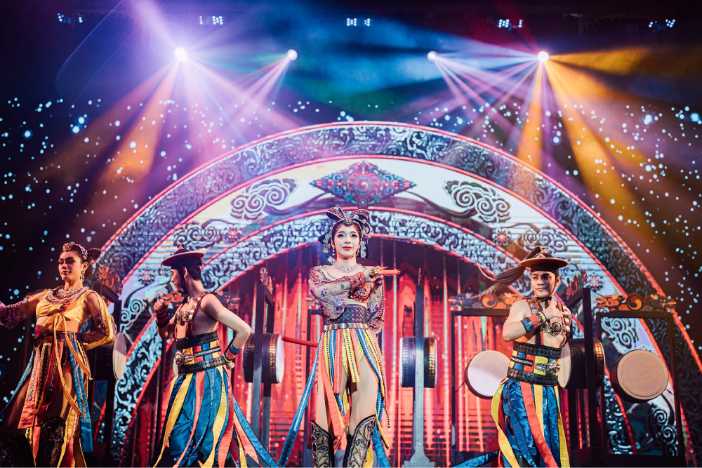 Simon Cabaret Phuket - Image 2 of 8