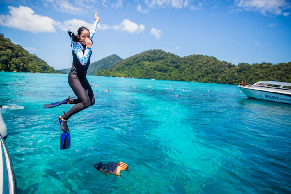 Surin Islands Snorkelling Tour from Phuket - Image 7 of 8