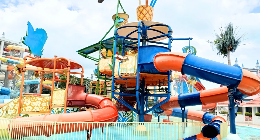 Splash Out Langkawi Waterpark - Exciting Slides, Wave Pools & Family Fun - JTR Holidays - Image 1 of 5