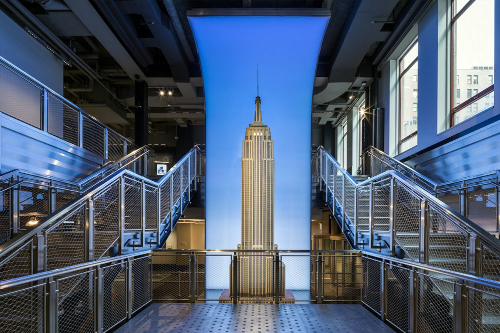 Empire State Building - New York - Visit the Empire State Building, an iconic New York City landmark offering stunning 360-degree views of the city and beyond. Explore interactive exhibits about its history and construction, and enjoy breathtaking vistas from the observation decks. A must-see destination for anyone visiting NYC, with views extending across six states on clear days. Empire State Building - New York - Image 5 of 5