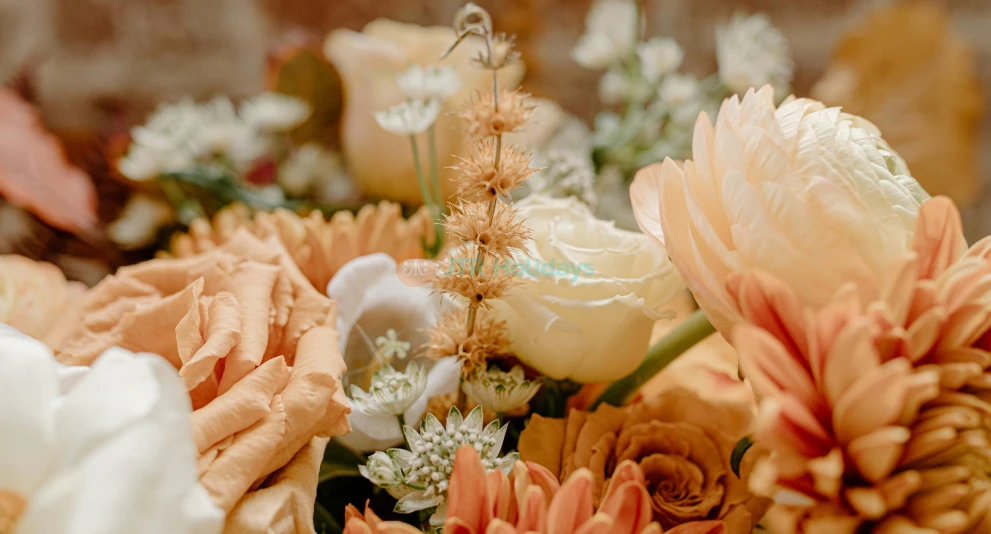 Aura-Art Dried Floral Diffuser - Create Your Own Personalized Light-Up Diffuser - JTR Holidays - Image 1 of 5