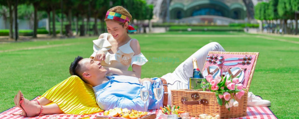 Parisian Macao Eiffel Tower - Stunning Views & Light Show Experience - JTR Holidays - Image 3 of 5