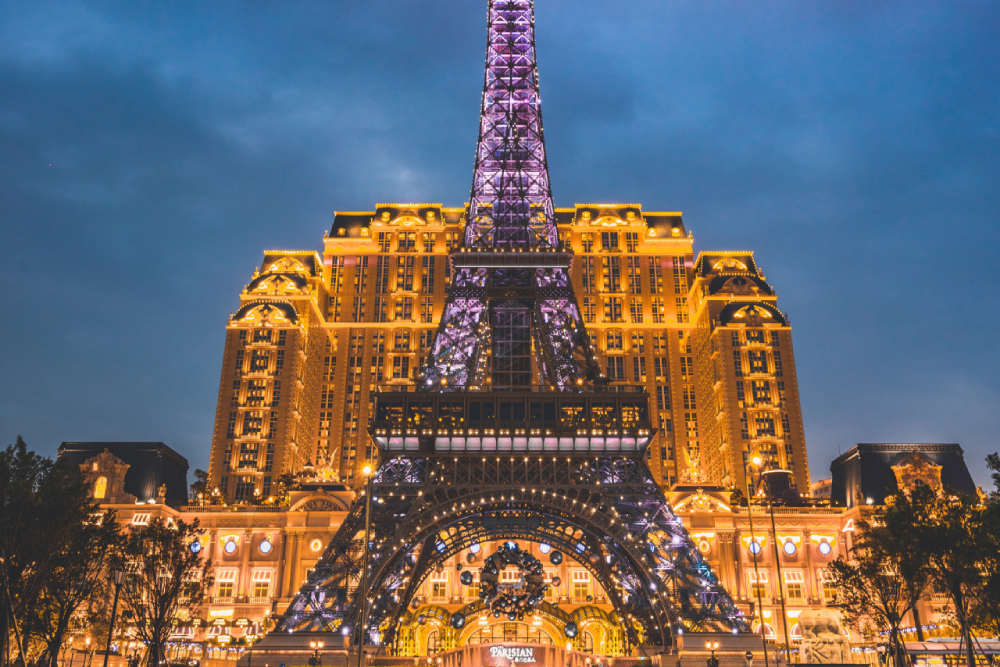 Tour Eiffel du Parisien Macao - Image 7 of 7