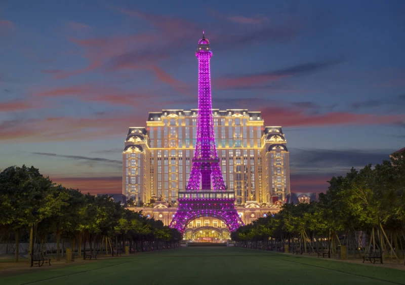 Parisian Macao Torre Eiffel