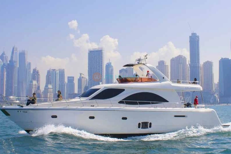 Dubai Marina Yacht Tour with Breakfast, Lunch or BBQ - Sharing Yacht Tour - JTR Holidays - Image 9 of 13