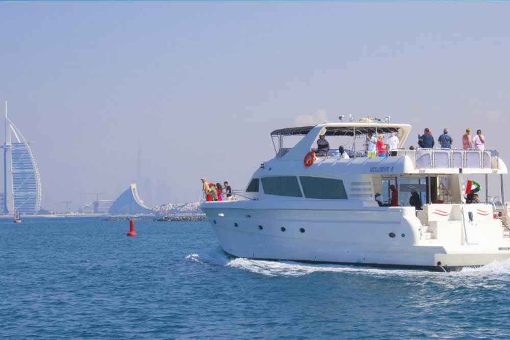 Dubai Marina Yacht-Tour mit Frühstück oder Grillabend - Image 11 of 13