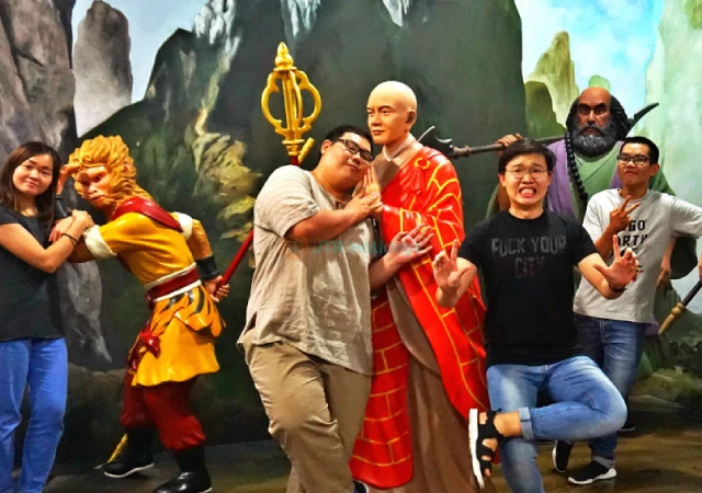 Penang 3D Trick Art Museum - Interactive Fun with 3D Art & Optical Illusions - JTR Holidays - Image 8 of 9