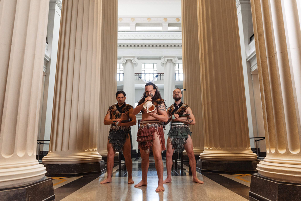 Musée commémoratif de la guerre d'Auckland - Découvrez le Musée commémoratif de la guerre d'Auckland, un trésor culturel en Nouvelle-Zélande présentant le patrimoine māori, l'histoire naturelle et des expositions militaires. Situé dans le magnifique Domaine d'Auckland, le musée propose des expositions interactives et des expériences captivantes pour tous les âges. Explorez l'histoire et la culture riches de la Nouvelle-Zélande dans cette destination emblématique. Musée commémoratif de la guerre d'Auckland - Image 4 sur 5