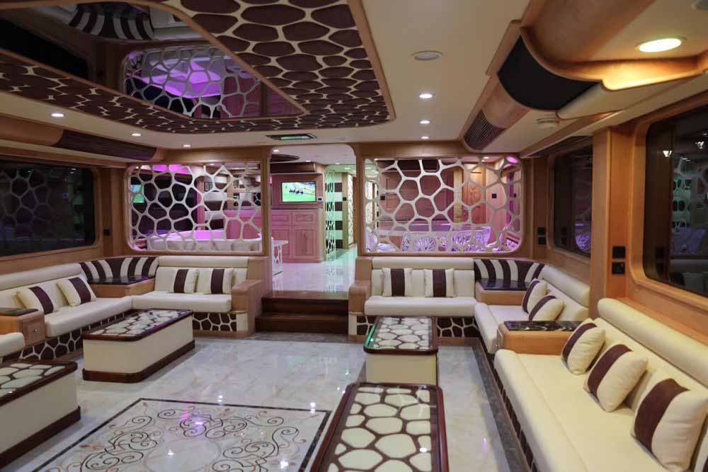 Dubai Marina Mega Yacht Dinner Cruise - Image 7 of 14