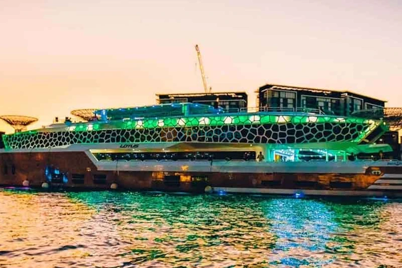 Luxury Marina Dinner Cruise and Yacht - JTR Holidays - Image 8 of 14