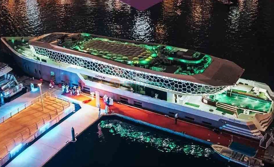 Luxury Marina Dinner Cruise and Yacht - JTR Holidays - Image 9 of 14