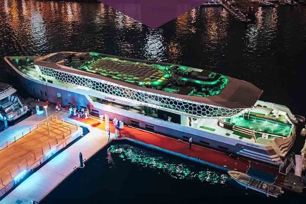 Dubai Marina Mega Yacht Dinner Cruise - Image 9 of 14