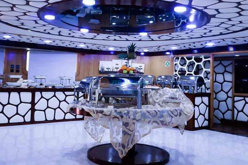 Luxury Marina Dinner Cruise and Yacht - JTR Holidays - Image 12 of 14