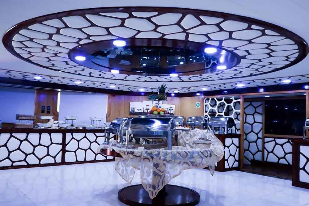 Dubai Marina Mega Yacht Dinner Cruise - Image 12 of 14