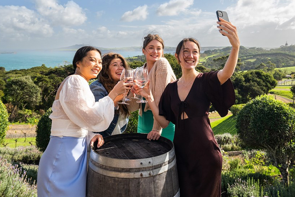 Auckland to Waiheke Island Ferry Ticket - Image 6 of 7