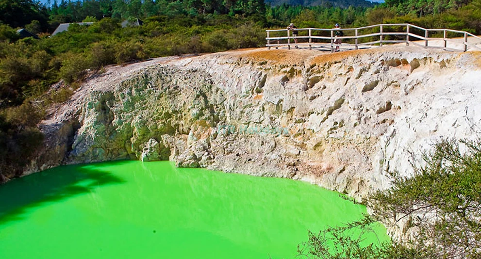 Waiotapu Thermal Wonderland - Explore New Zealand's Geothermal Wonders - JTR Holidays - Image 1 of 5