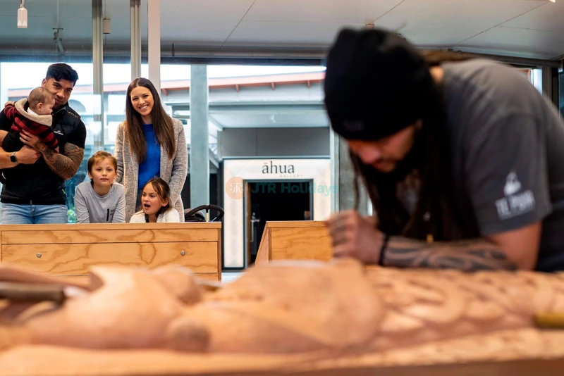 Te Puia Ticket - Explore Māori Culture & Geothermal Wonders in Rotorua - JTR Holidays - Image 10 of 14