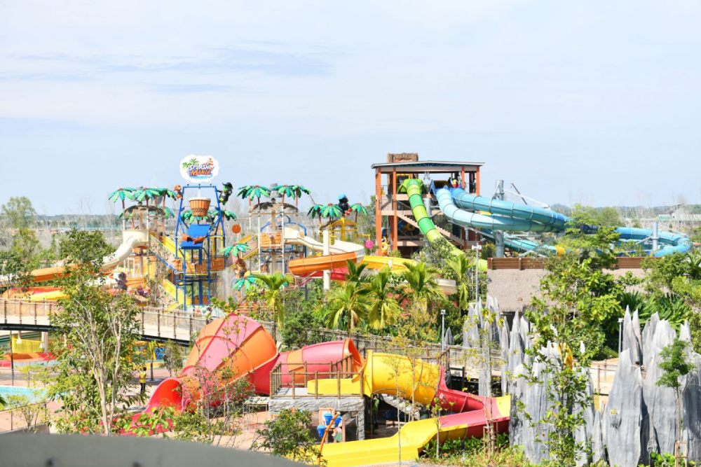 SplashMania Waterpark - Image 4 of 5