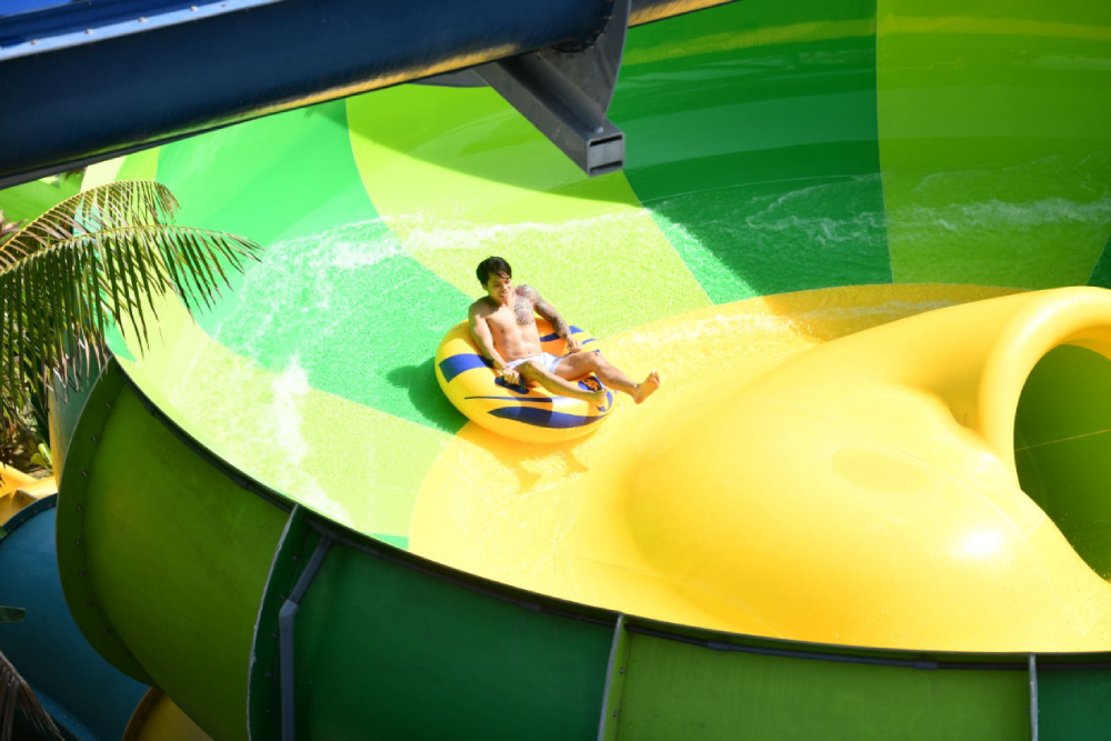 SplashMania Waterpark - Image 7 of 9