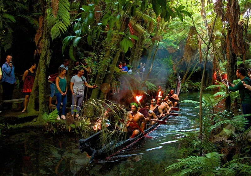 ミタイ・マオリ村 - 文化体験＆ディナービュッフェ