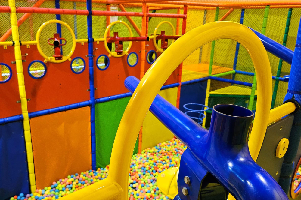 Discovery Bay Epicland - Experience endless fun at Discovery Bay EpicLand, the ultimate indoor playground spanning 14,000 square feet. Discover Asia's largest indoor slide, along with exciting games and activities for all ages at Discovery Bay EpicLand. Adults and teens can enjoy aerial ropes, rock climbing, and vertical slides, while kids will love trampolines, zip lines, volcano slides, and more. Discovery Bay EpicLand offers something for everyone, making it the perfect spot for family fun. Visit Discovery Bay EpicLand today for an unforgettable adventure! Discovery Bay Epicland - Image 4 of 5