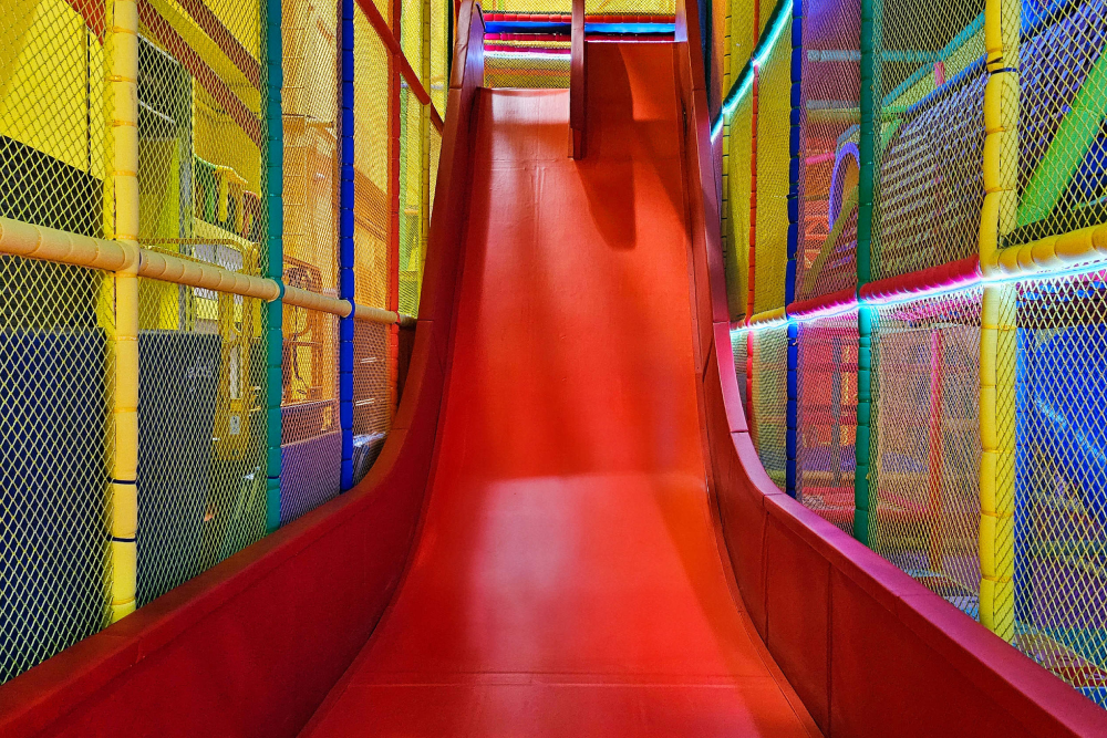 Discovery Bay Epicland - Experience endless fun at Discovery Bay EpicLand, the ultimate indoor playground spanning 14,000 square feet. Discover Asia's largest indoor slide, along with exciting games and activities for all ages at Discovery Bay EpicLand. Adults and teens can enjoy aerial ropes, rock climbing, and vertical slides, while kids will love trampolines, zip lines, volcano slides, and more. Discovery Bay EpicLand offers something for everyone, making it the perfect spot for family fun. Visit Discovery Bay EpicLand today for an unforgettable adventure! Discovery Bay Epicland - Image 5 of 5
