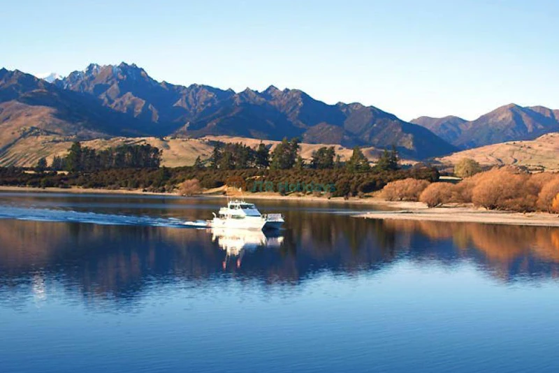1 Hour Happy Hour Cruise Relax & Enjoy Lake Wanaka Scenery - JTR Holidays - Image 7 of 7