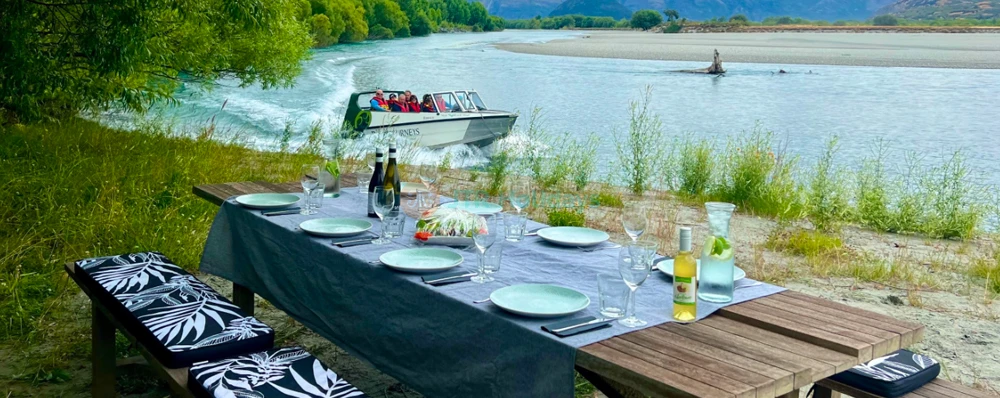 Paseo en lancha a motor en Wanaka y caminata por la naturaleza - Imagen 4 de 5