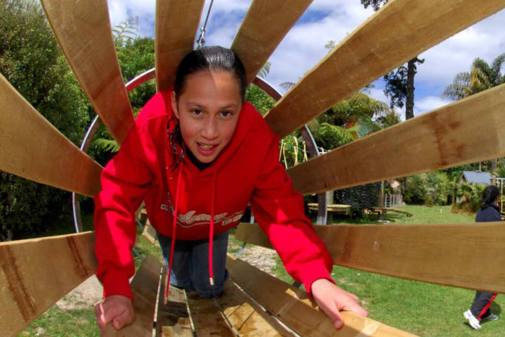 Parque Acuático y de Aventura Waimarino - Descubre diversión sin fin en el Parque Acuático y de Aventura Waimarino en Tauranga. Disfruta de actividades emocionantes como el BLOB, el columpio Tarzán y el tobogán resbaladizo, o haz kayak por el tranquilo río Wairoa. Perfecto para familias y aventureros, el parque ofrece relajación con áreas de picnic y comodidades confortables. Planifica tu visita hoy. Parque Acuático y de Aventura Waimarino - Imagen 5 de 5
