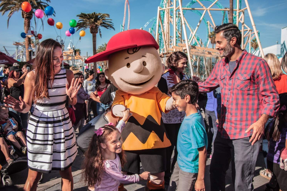Knott's Berry Farm California - Image 1 of 8
