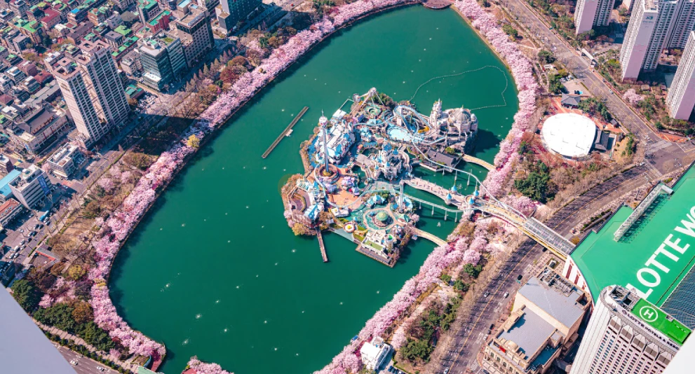 Lotte World Adventure - Thrilling Rides & Family Fun in Seoul - JTR Holidays - Image 1 of 5