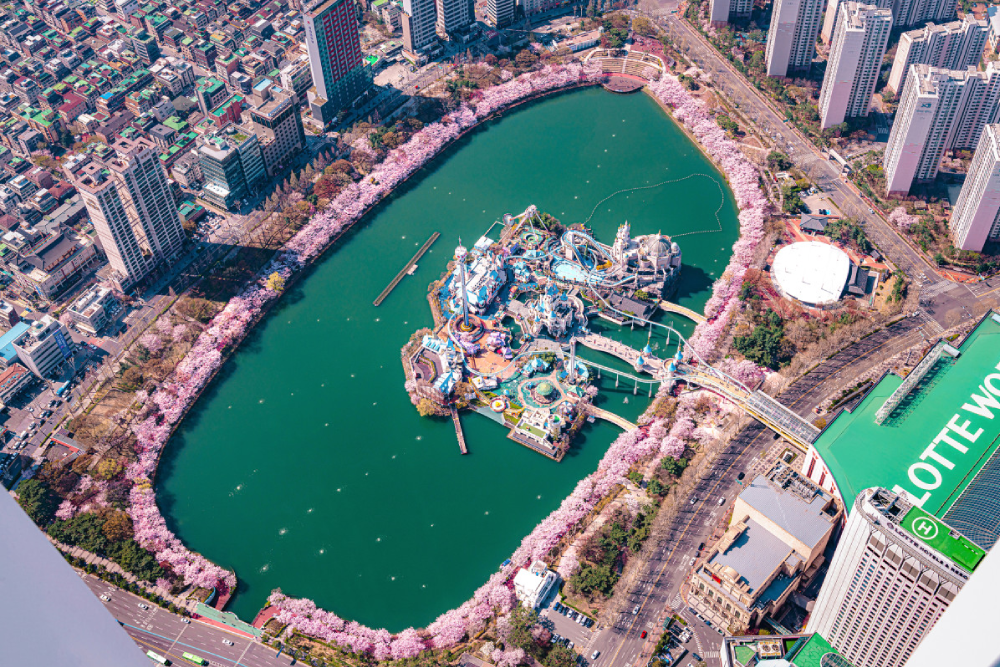 Lotte World Adventure Seoul - Image 1 of 5