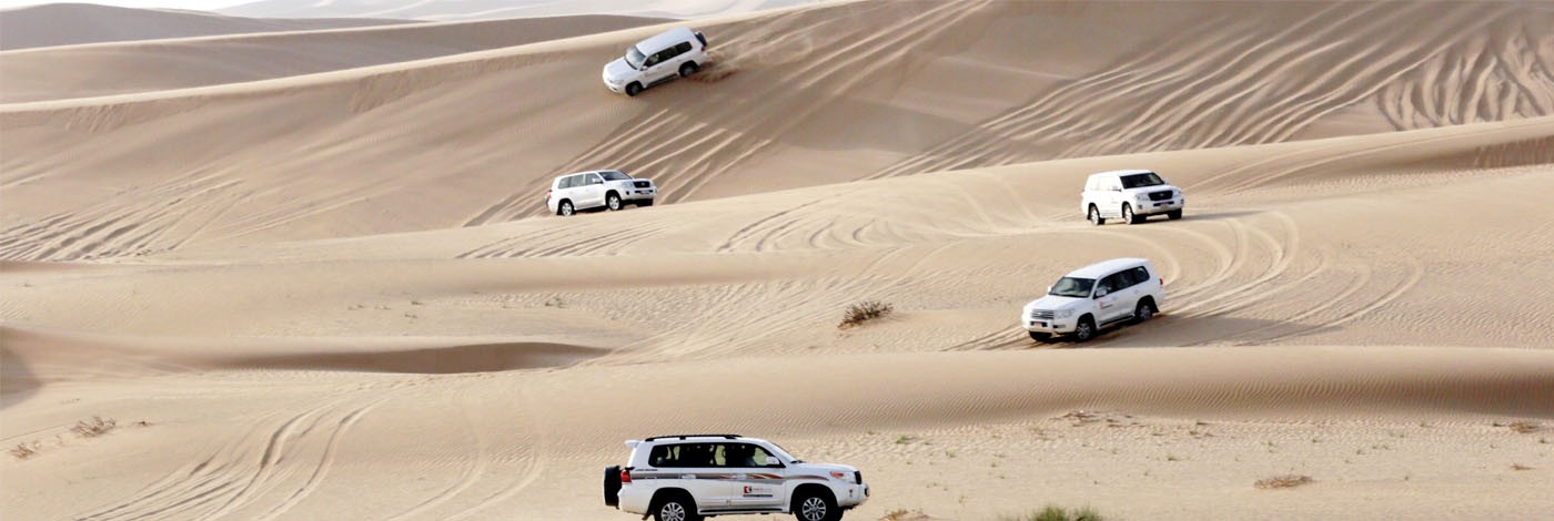 아부다비 모닝 데저트 사파리 - 아부다비 알 카팀 사막에서 4x4 듄 배싱 어드벤처의 짜릿함을 체험하세요. 모닝 데저트 사파리에 참여하여 낙타 타기, 샌드보딩, 상쾌한 캠프장에서의 시간을 즐기세요. 잊지 못할 사막 경험을 위해 지금 예약하세요. 아부다비 모닝 데저트 사파리 - 이미지 4 중 5