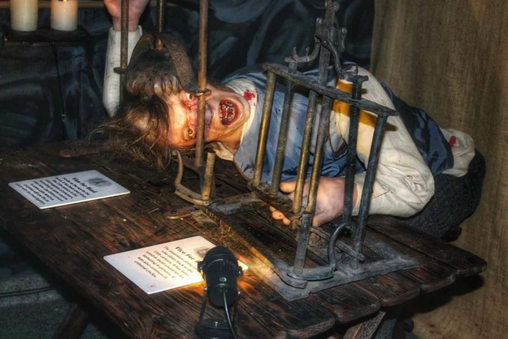 Medieval Torture Museum Chicago - Image 1 of 7
