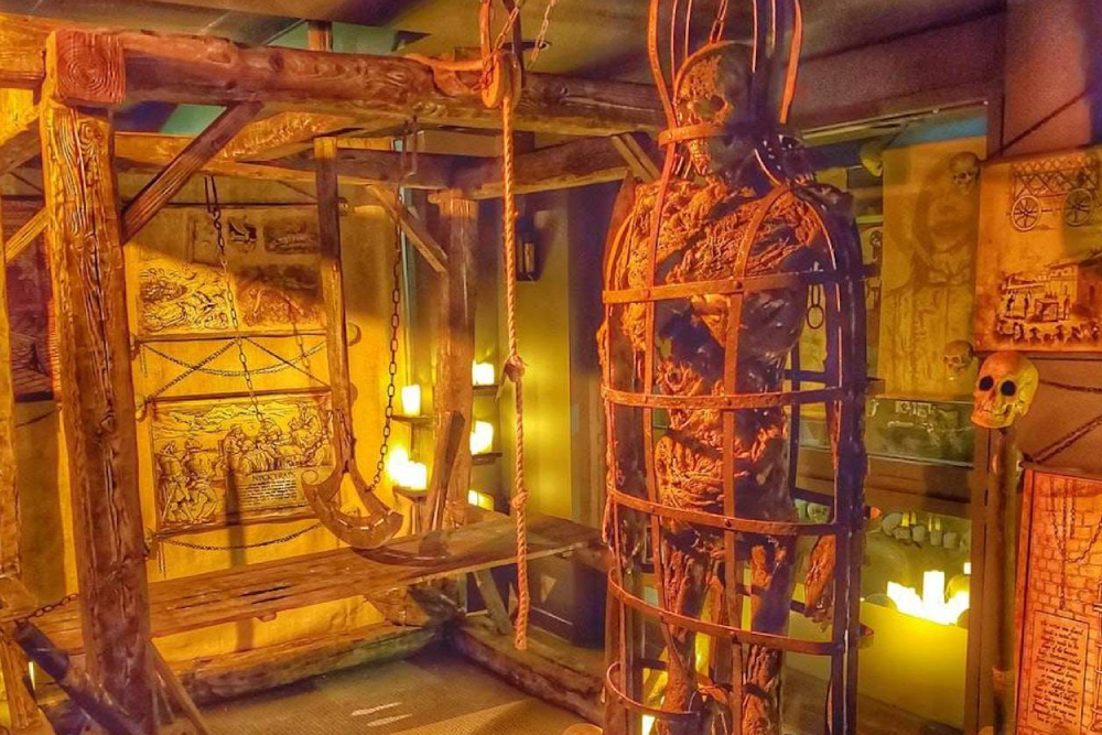 Medieval Torture Museum Chicago - Image 2 of 7