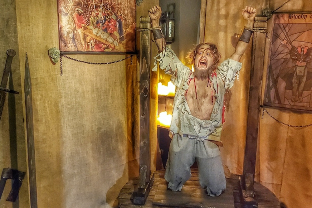 Medieval Torture Museum Los Angeles - Step into the Medieval Torture Museum in Los Angeles and explore a chilling collection of over 100 historical torture devices. Learn about the dark history behind these tools and their role in medieval times. Uncover fascinating facts and embark on a ghost-hunting adventure. A must-see for history enthusiasts and thrill-seekers alike. Medieval Torture Museum Los Angeles - Image 1 of 5