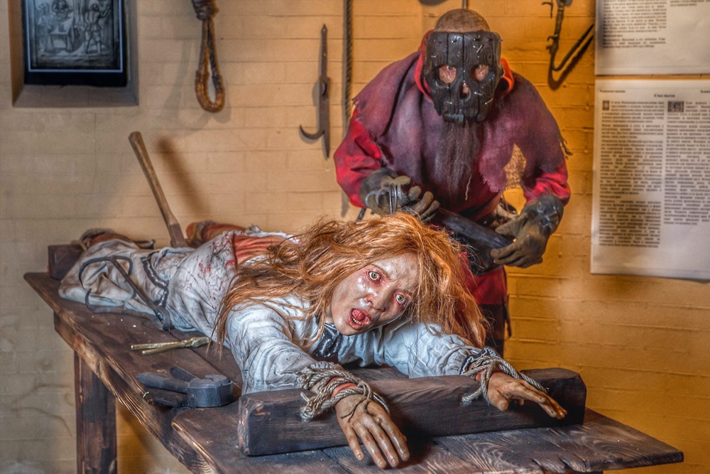Medieval Torture Museum Los Angeles - Step into the Medieval Torture Museum in Los Angeles and explore a chilling collection of over 100 historical torture devices. Learn about the dark history behind these tools and their role in medieval times. Uncover fascinating facts and embark on a ghost-hunting adventure. A must-see for history enthusiasts and thrill-seekers alike. Medieval Torture Museum Los Angeles - Image 5 of 5