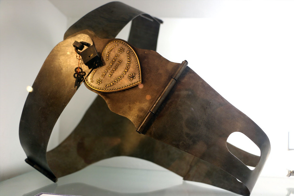Musée du patrimoine érotique - Découvrez le Musée du patrimoine érotique à Las Vegas, présentant des expositions provocantes et éducatives sur la sexualité humaine, l'amour et même l'espace. Explorez la fascinante collection du musée, notamment Le Jardin des Délices, sa peinture maîtresse. Plongez dans l'histoire et le patrimoine du désir humain grâce à des présentations engageantes. Parfait pour ceux qui recherchent une compréhension plus profonde de l'érotisme et de son impact culturel. Musée du patrimoine érotique - Image 5 sur 5