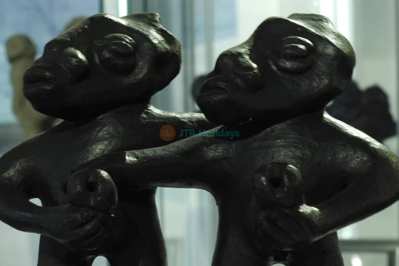 Musée du patrimoine érotique - Image 6 of 6