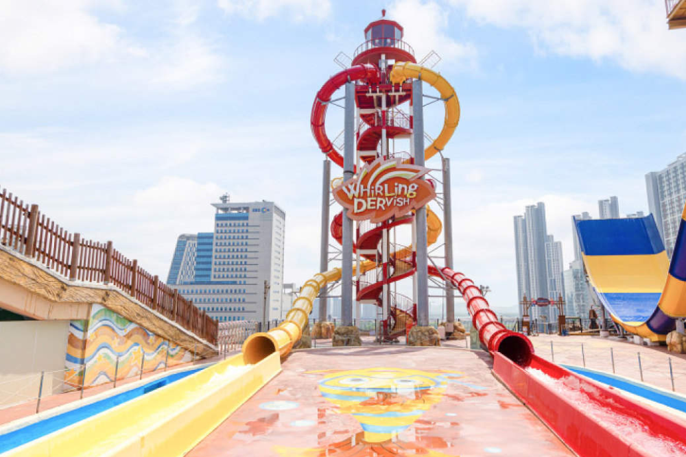 ONEMOUNT Water Park - Image 2 of 9