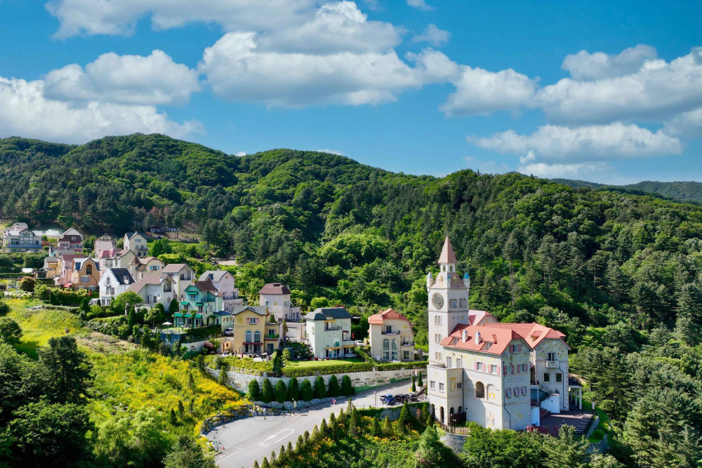Gyeonggi Edelweiss Swiss Theme Park - Image 1 of 5